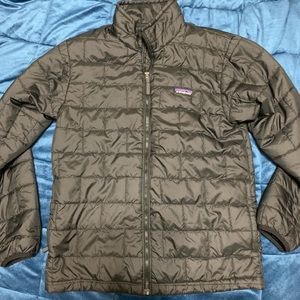 KIDS XL BUT FITS ADULT MEDIUM. patagonia puffer